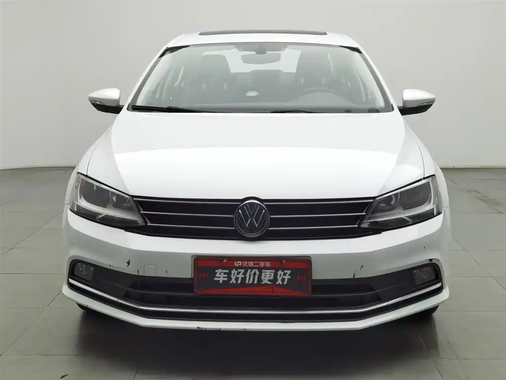 Volkswagen Sagitar 2018