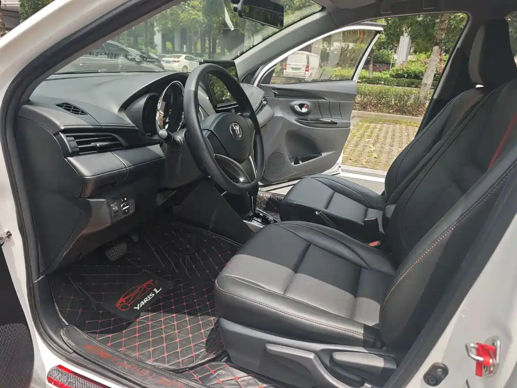 Toyota Yaris L 2020 — фото 10