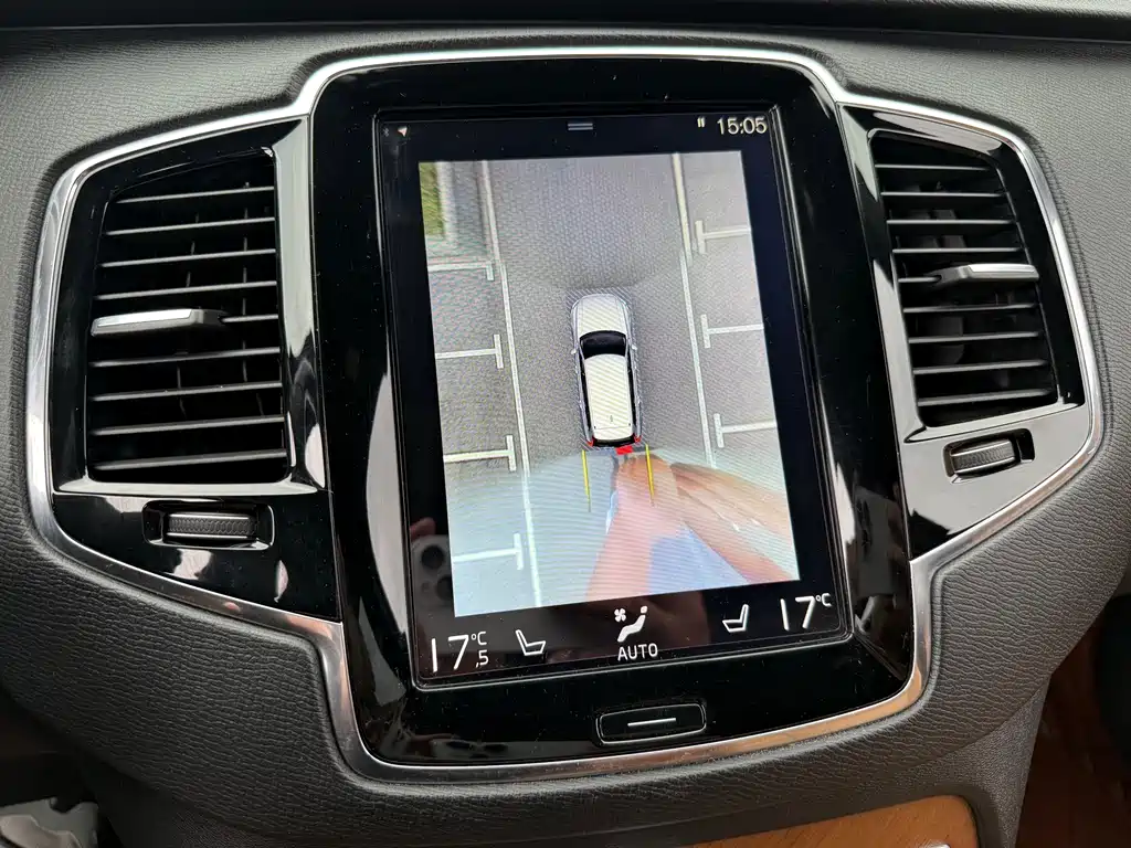 Volvo XC90 2017 — фото 16