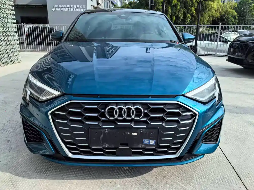 Audi A3 2023 — фото 2