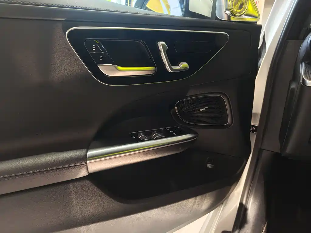 Mercedes-Benz C-Class 2023