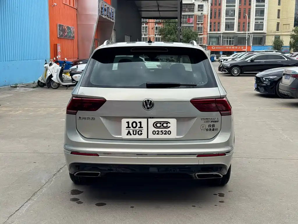 Volkswagen Tiguan L Plug-In Hybrid 2019 — фото 4