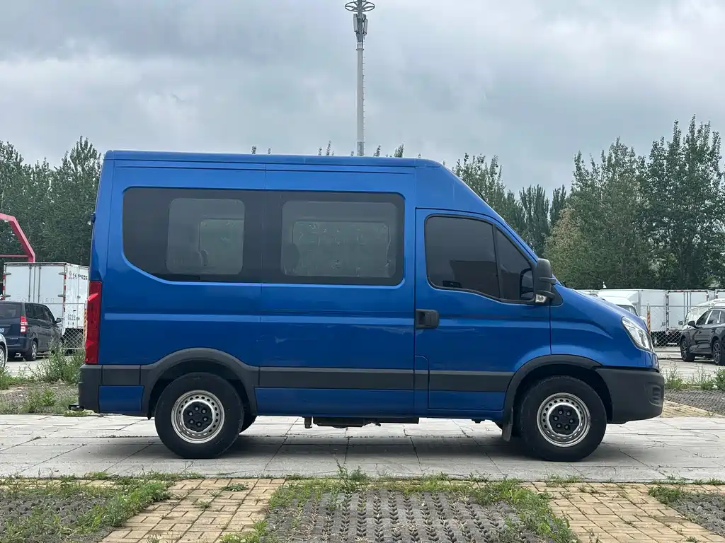 IVECO Ousheng 2019 — фото 4
