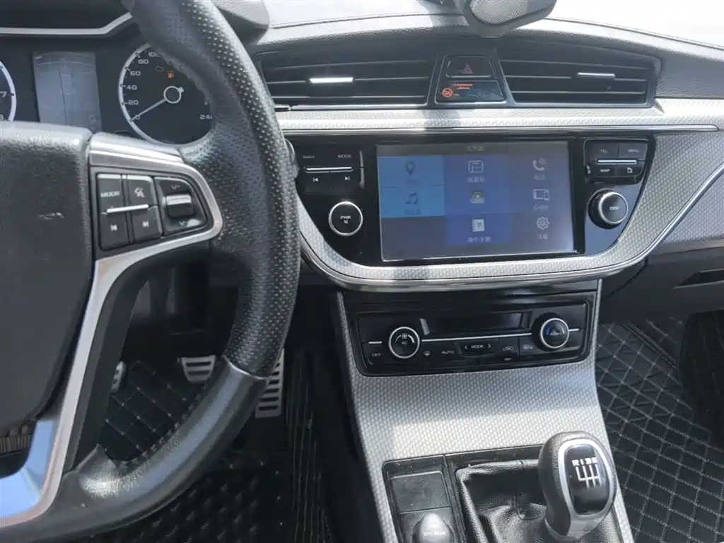Geely Emgrand GS 2017 — фото 10