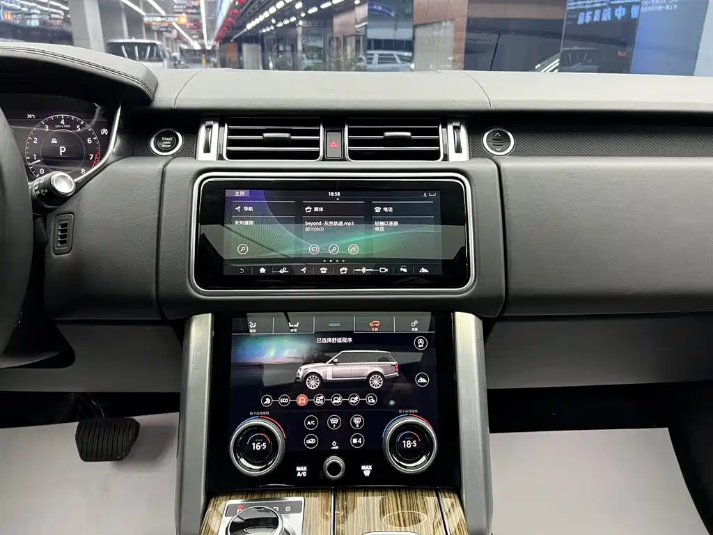 Land Rover Range Rover 2020 — фото 21