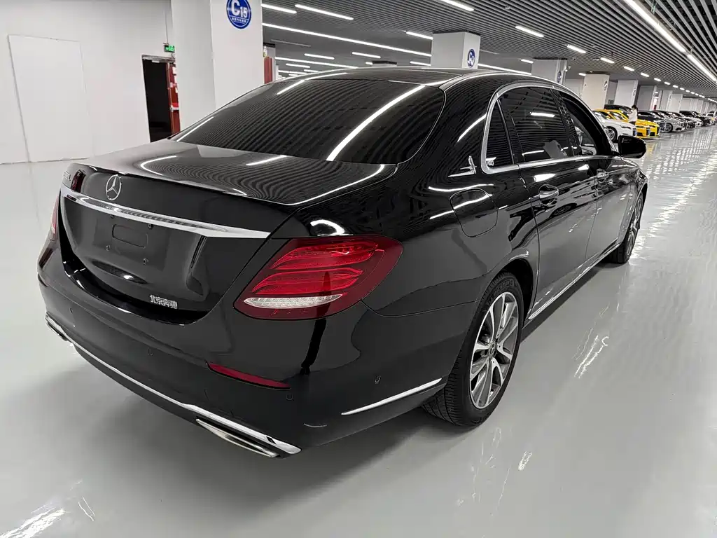 Mercedes-Benz E-Class 2018 — фото 17