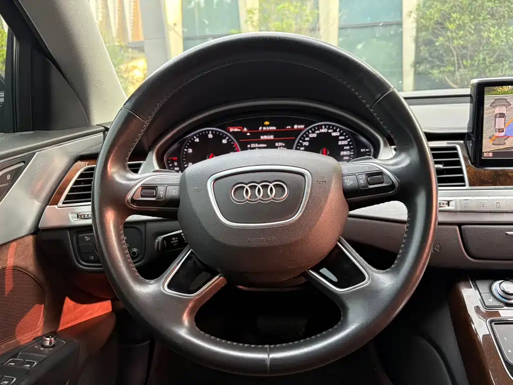 Audi A8 2017 — фото 15