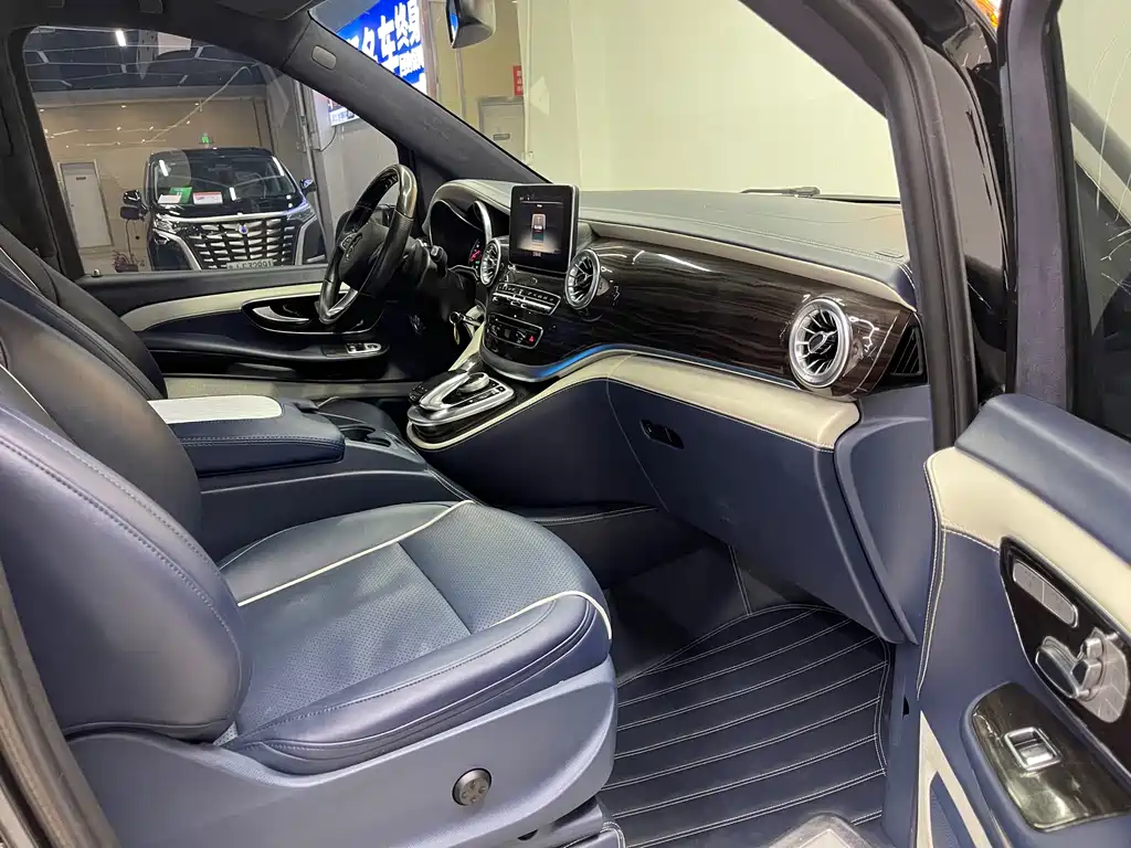 Mercedes-Benz V-Class 2020 — фото 4