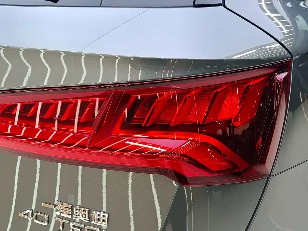 Audi Q5L 2021 — фото 17