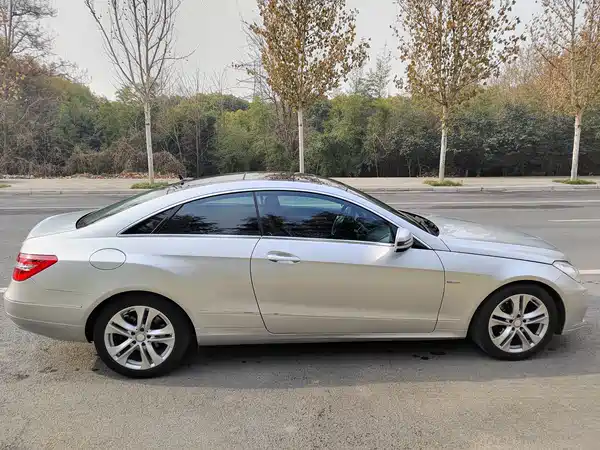 Mercedes-Benz E-Class 2011