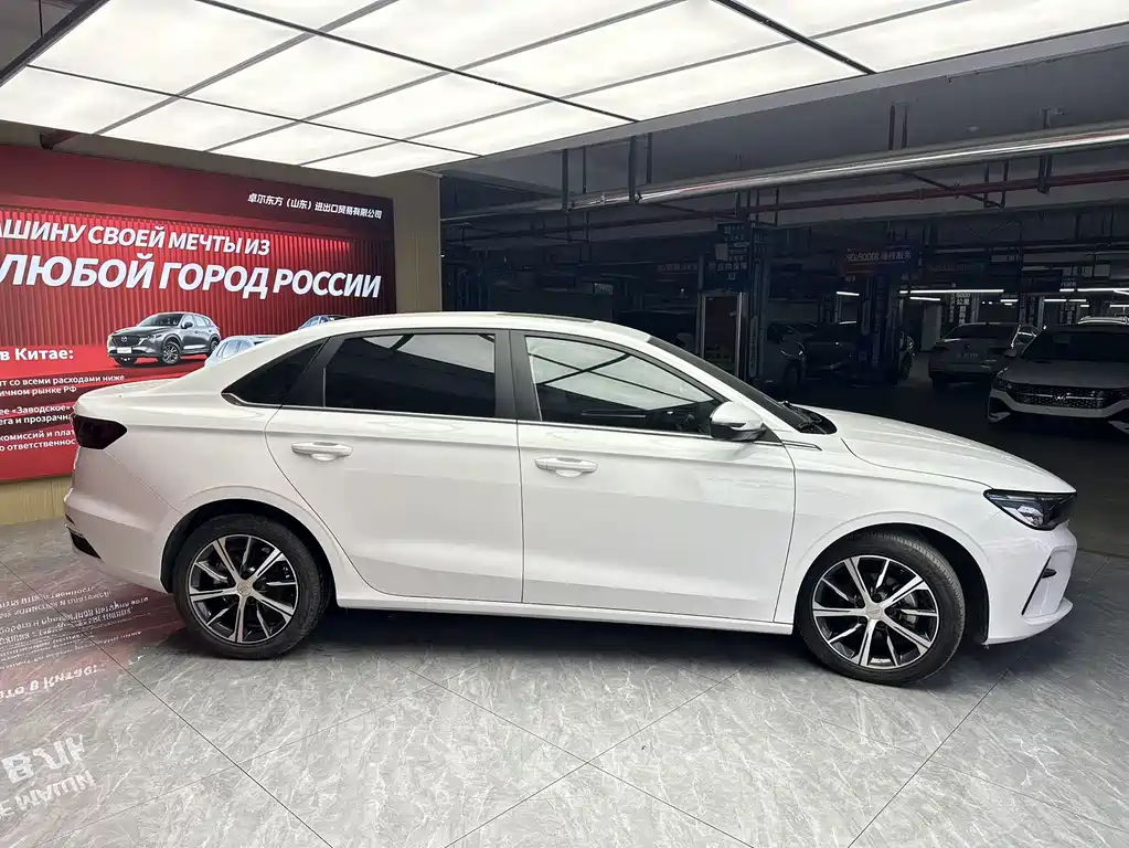 Geely Emgrand 2023