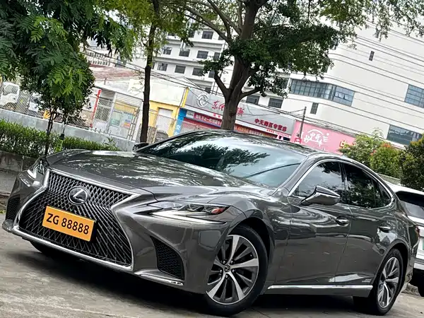 Lexus LS 2019