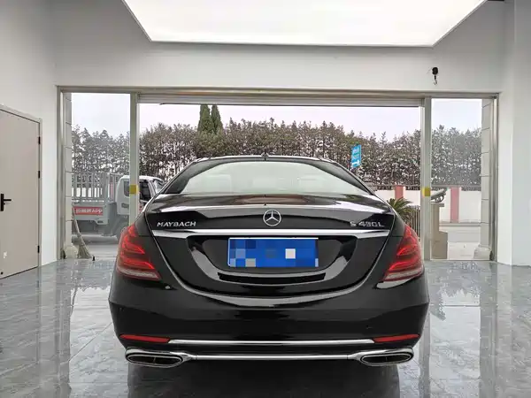 Mercedes-Benz S-Class 2010