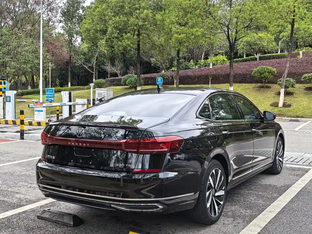 Volkswagen Passat 2022 — фото 4