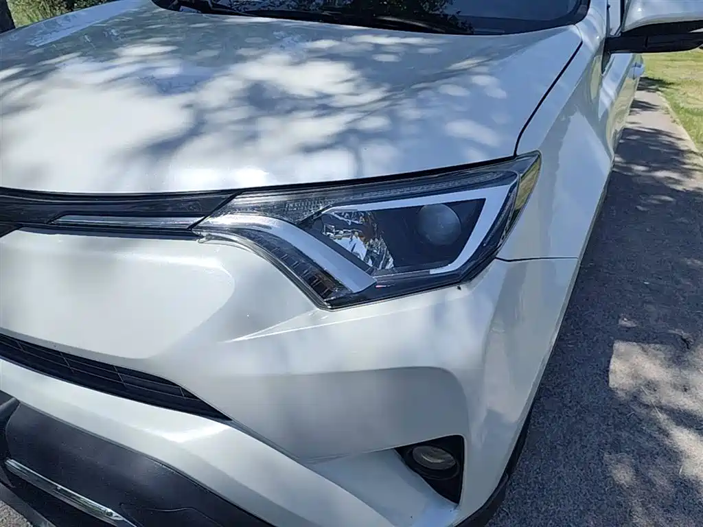 Toyota RAV4 2019 — фото 24