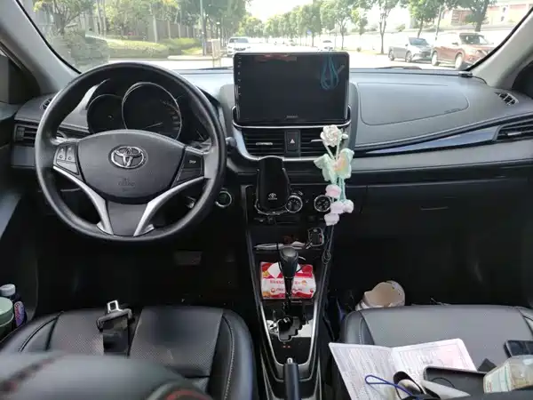 Toyota Yaris L 2023