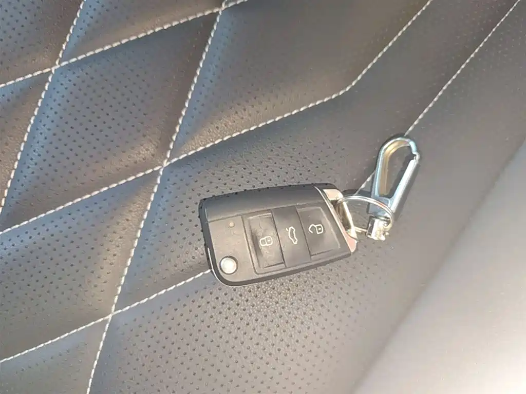 Volkswagen Tiguan L 2023 — фото 9