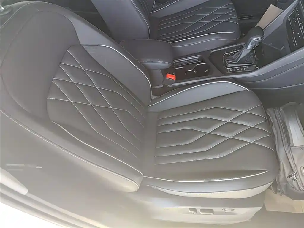 Volkswagen Tiguan L 2023 — фото 25