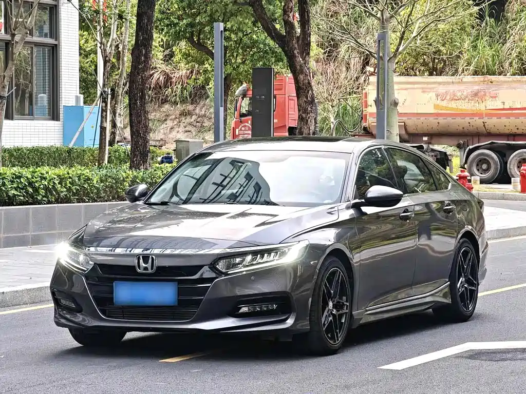 Honda Accord 2018 — фото 1