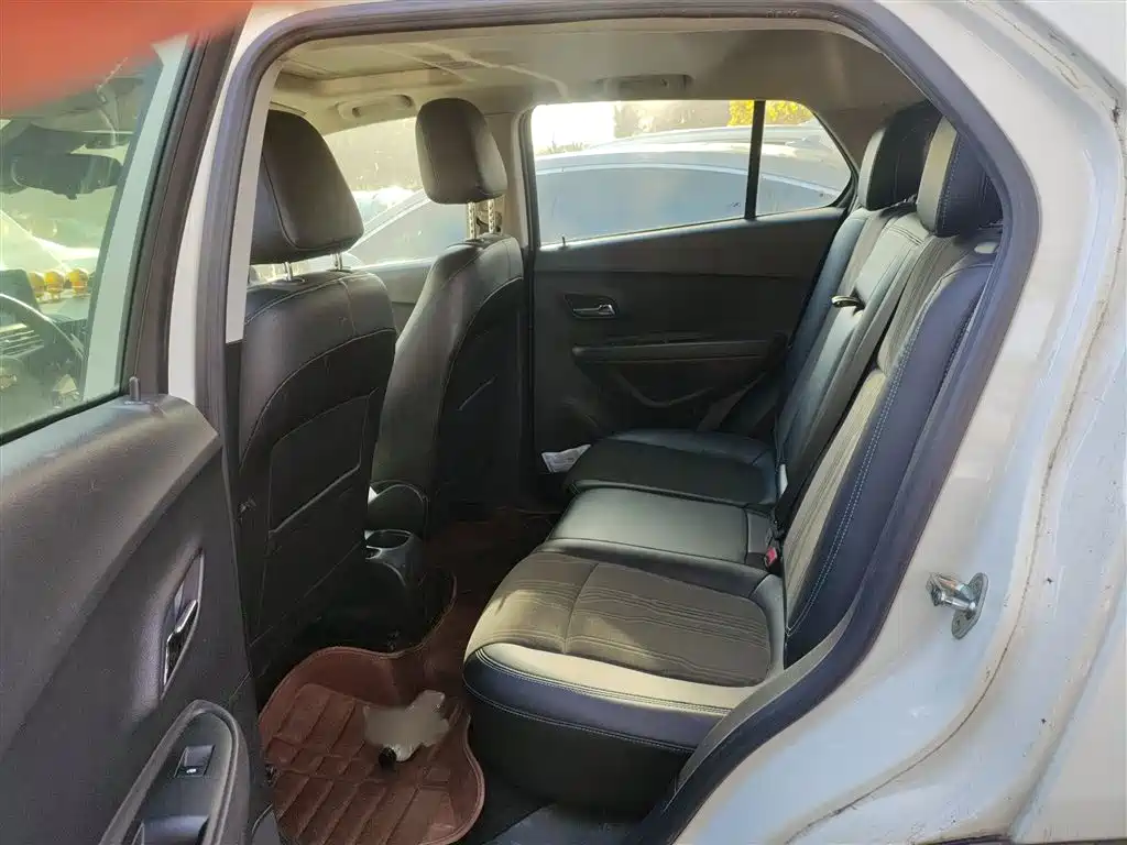 Chevrolet Trax 2015 — фото 15