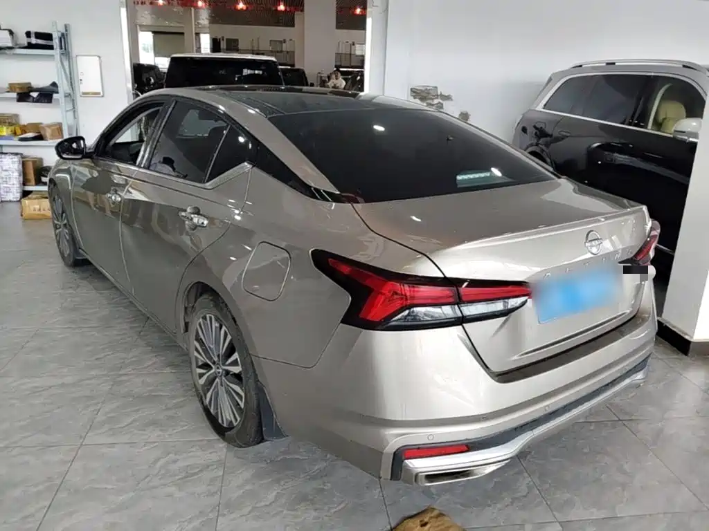 Nissan Teana 2024
