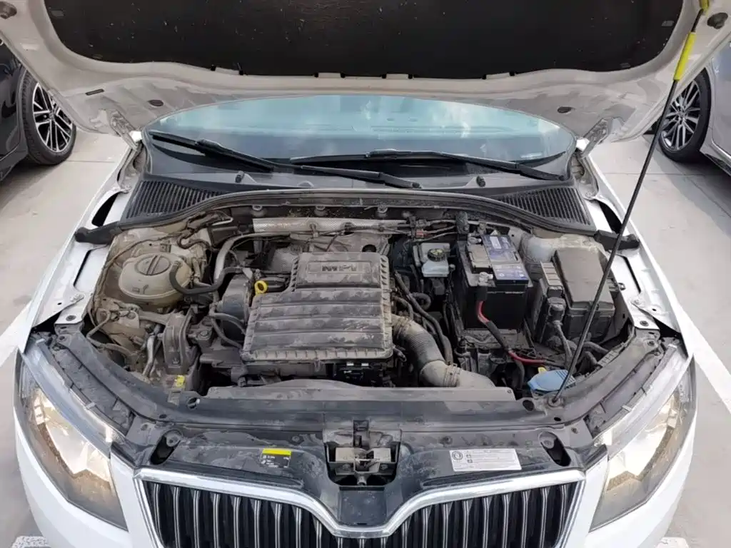 Skoda Octavia 2015 — фото 20
