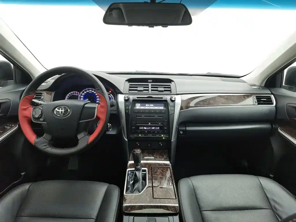 Toyota Camry 2017 — фото 5