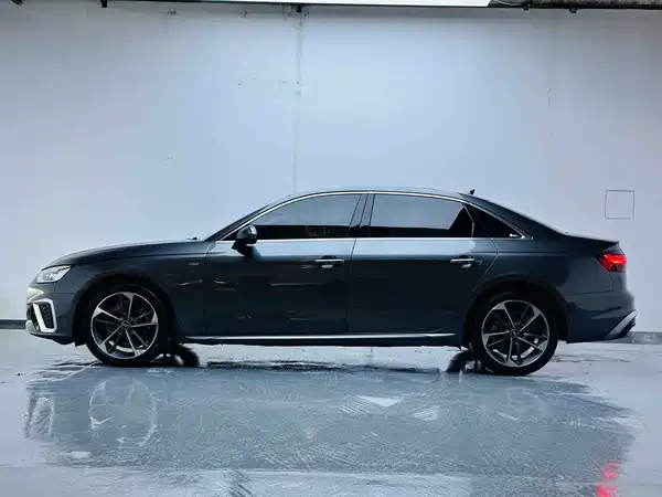 Audi A4L 2023