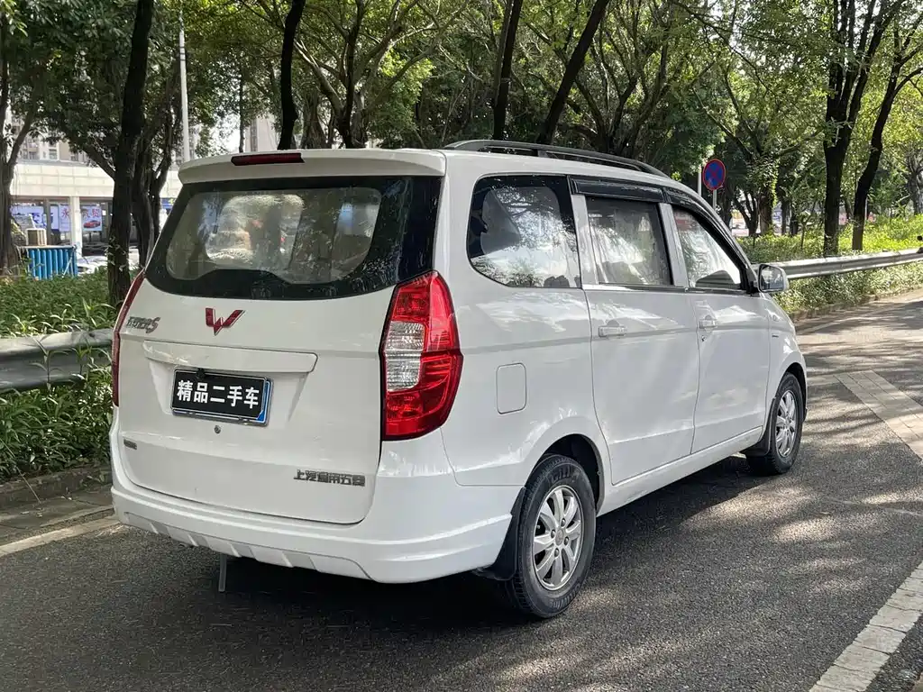 Wuling Hongguang 2018 — фото 16