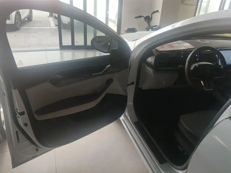 BYD Qin PLUS 2023 — фото 7