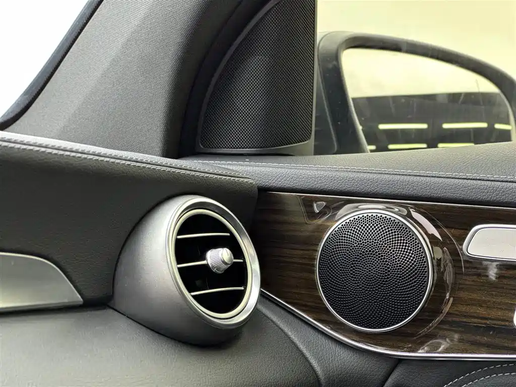Mercedes-Benz GLC 2016 — фото 13