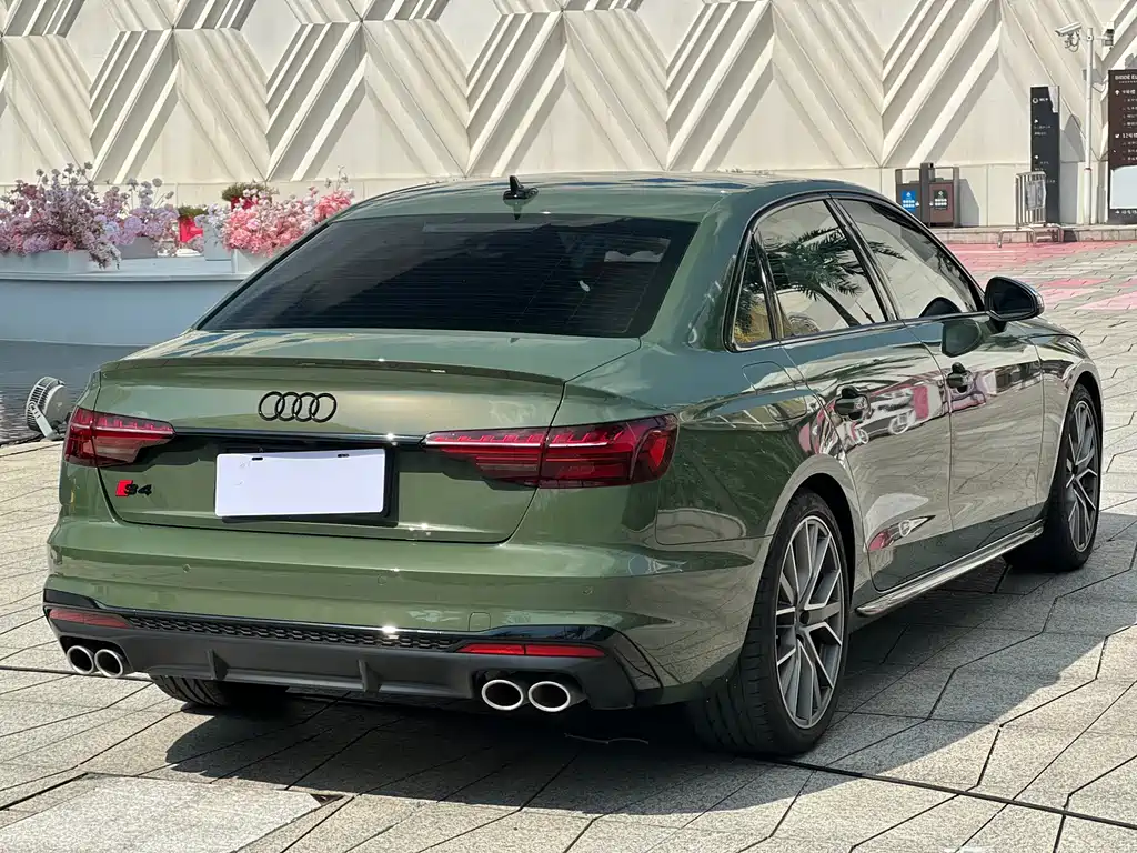 Audi S4 2024