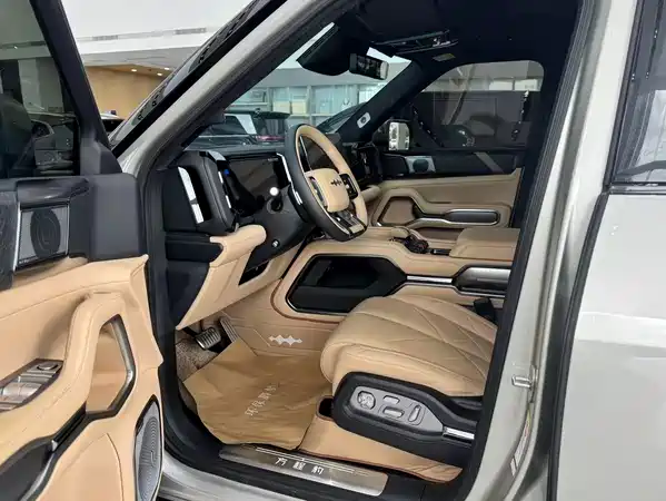 Fangchengbao Leopard 8 2025