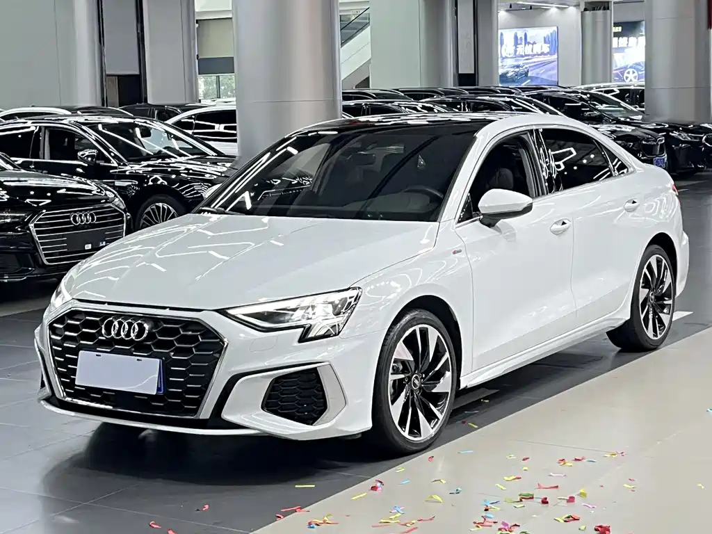 Audi A3 2024 — фото 1