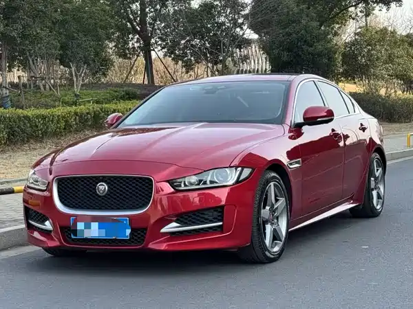 Jaguar XE 2015