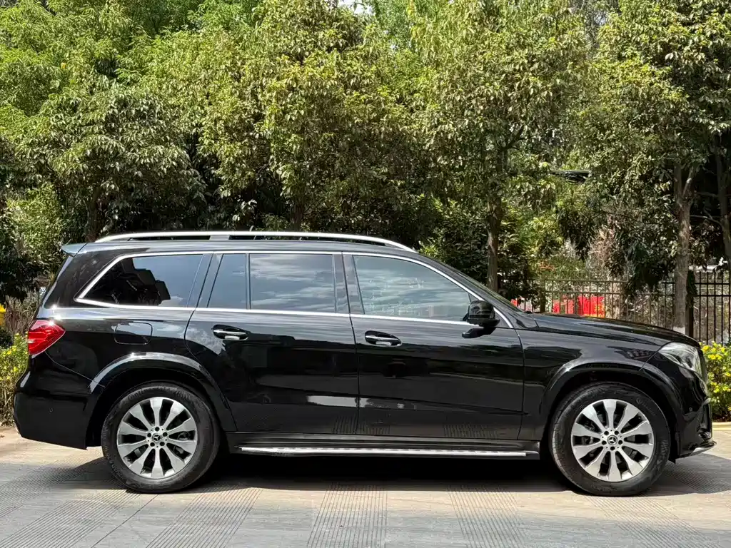 Mercedes-Benz GLS 2018 — фото 45