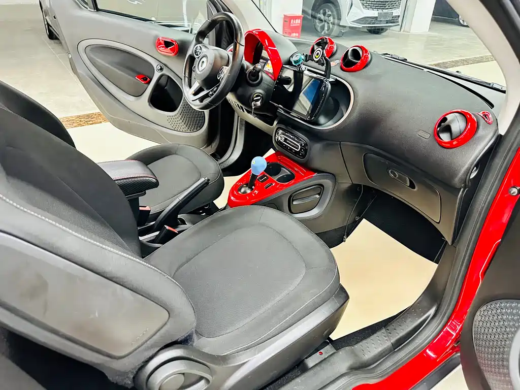 smart Fortwo 2017 — фото 21