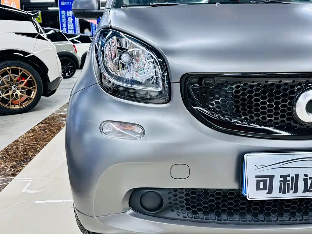 smart Fortwo 2017 — фото 10