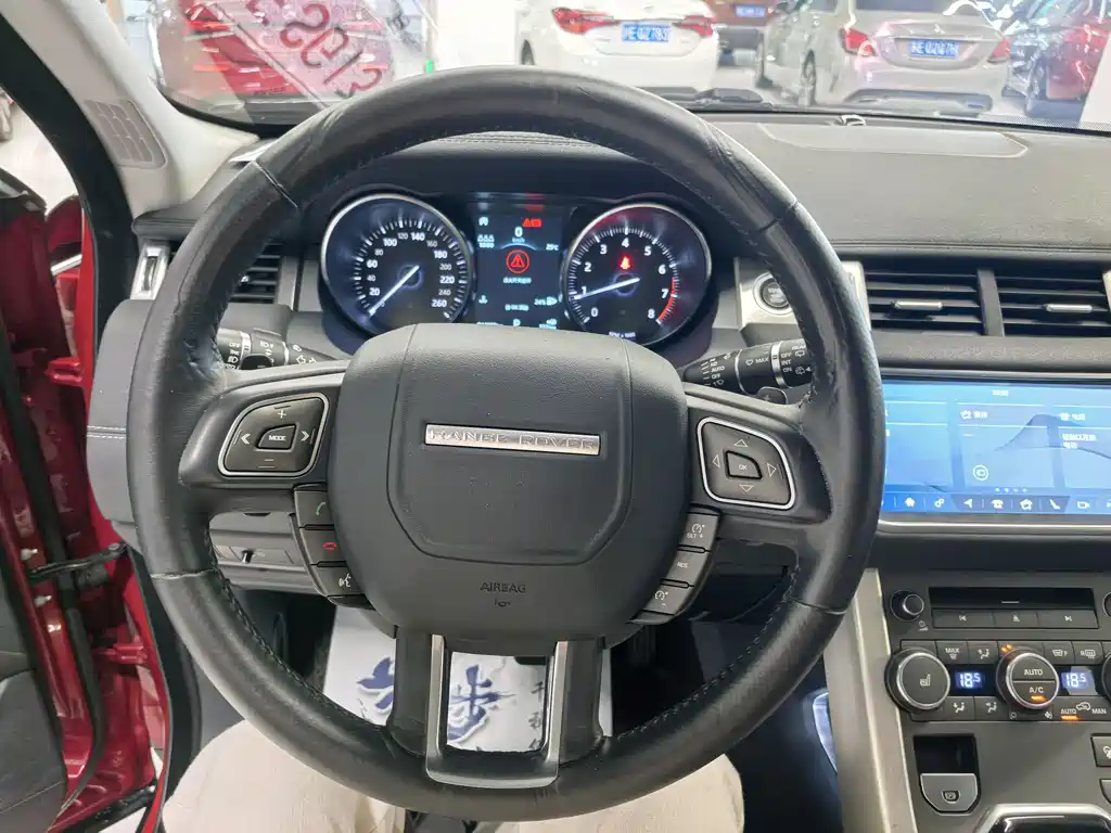 Land Rover Evoque 2018 — фото 11