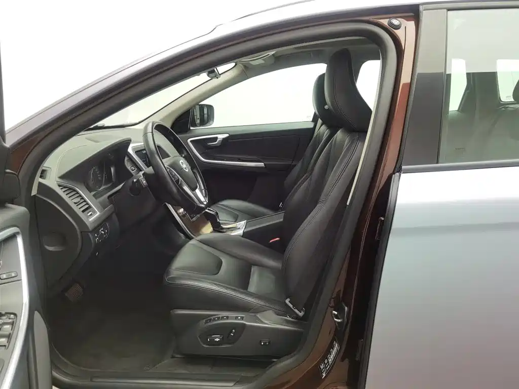 Volvo XC60 2015 — фото 10