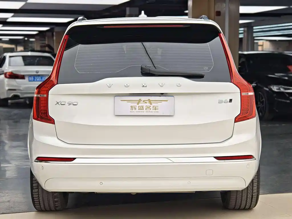 Volvo XC90 2023 — фото 17