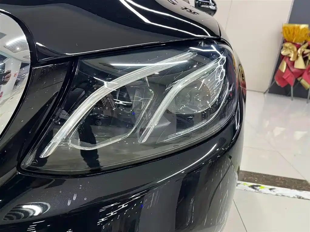 Mercedes-Benz E-Class 2019 — фото 13