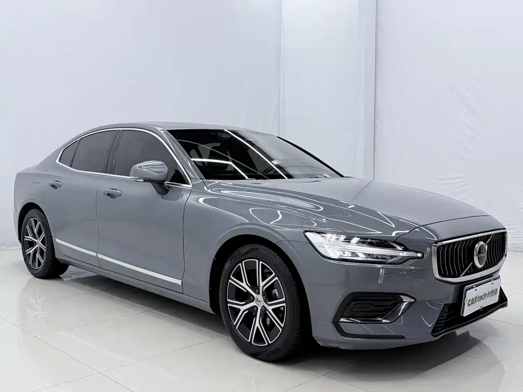 Volvo S60 2023 — фото 3
