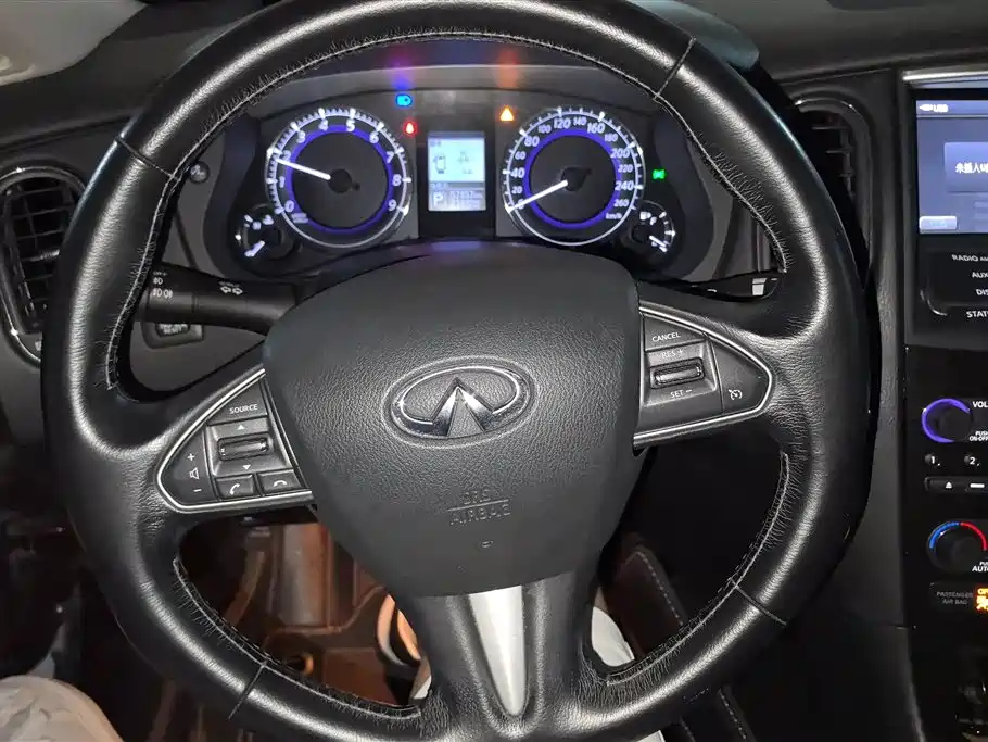 Infiniti QX50 2017 — фото 15