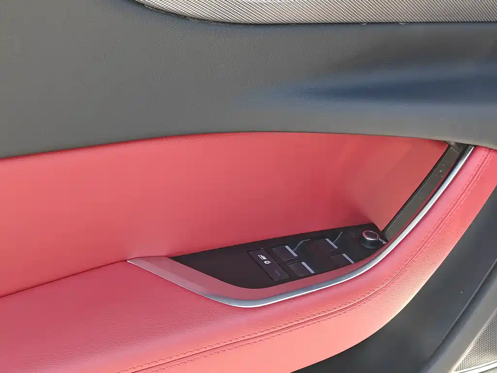 Jaguar XEL 2025 — фото 14