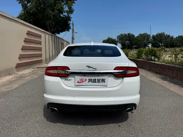 Jaguar XF 2013