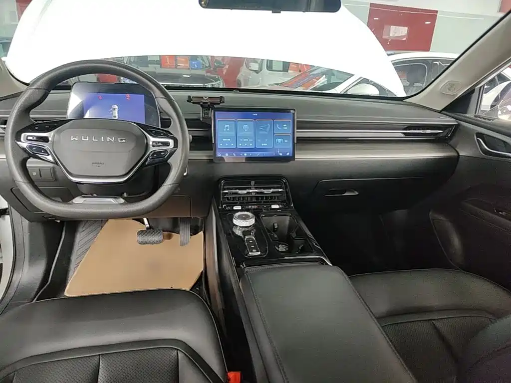 Wuling Starlight 2024 — фото 10