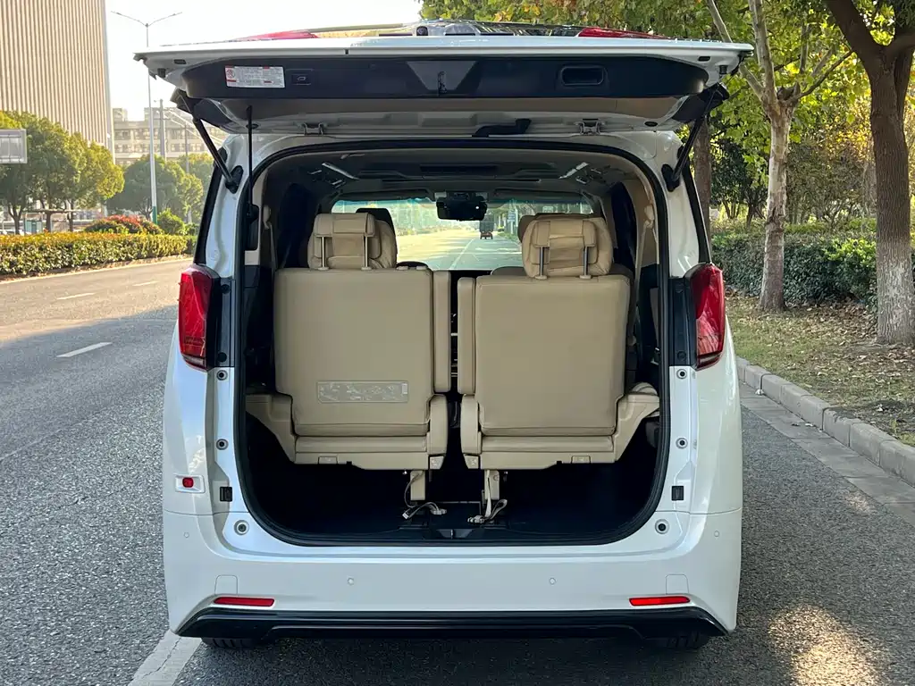 Toyota Alphard 2021 — фото 20