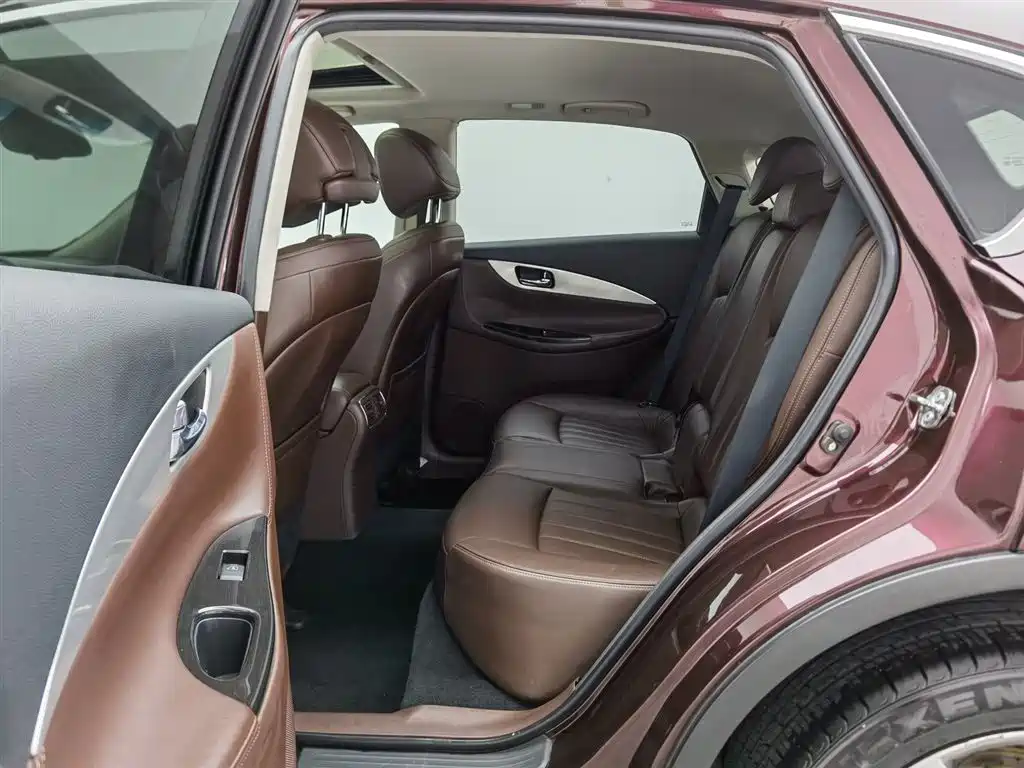 Infiniti QX50 2017 — фото 15