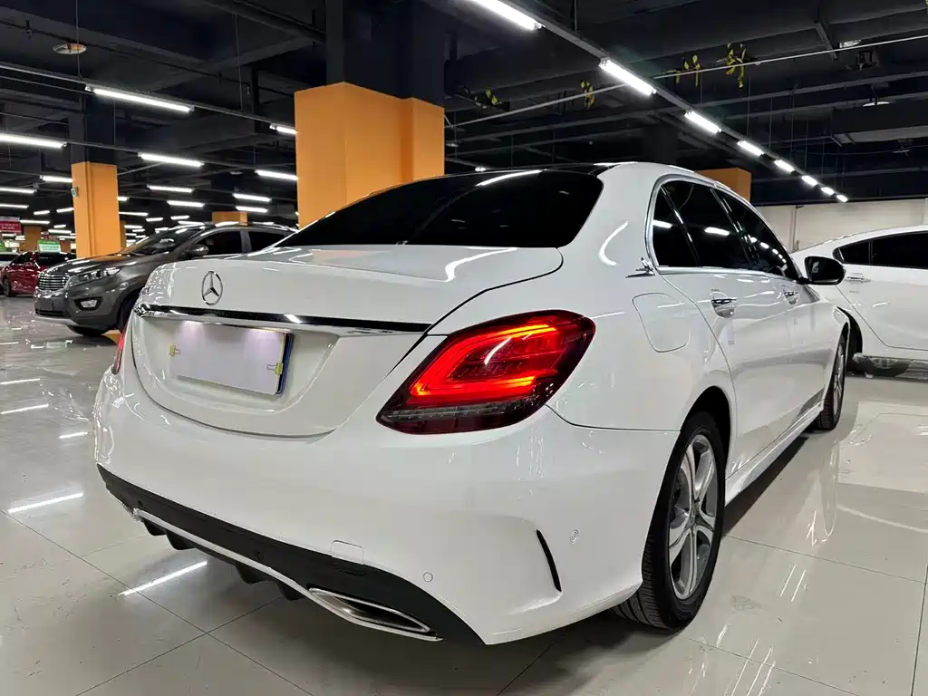 Mercedes-Benz C-Class 2019 — фото 15
